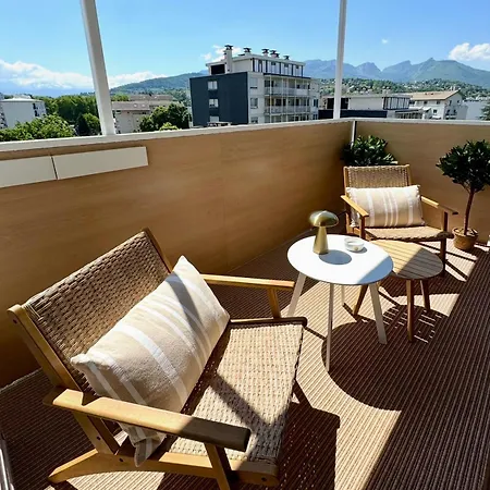 Sweet Home - Clim & Vue, Balcon & Parking Prive Apartament Chambéry